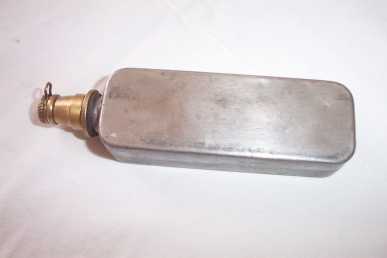 相片: 出售 奖牌/徽章/军事对象 BURETTE A HUILE POUR ARME A FEU - 其他