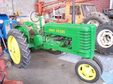相片: 出售 农业车 JOHN DEERE - H TRICICLO