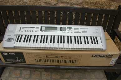 相片: 出售 钢琴和合成器 KORG TRITON LE - PEDALERA TUBE ROTOSPHERE MK II