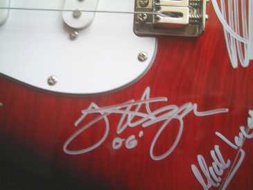 相片: 出售 吉他和其它弦乐器 FENDER - STARCASTER RUBYBURST