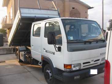 相片: 出售 卡车和公共事业 NISSAN - NISSAN CABSTAR DOPPIA CABINA 6 POSTI
