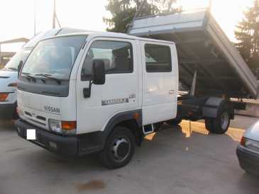 相片: 出售 卡车和公共事业 NISSAN - NISSAN CABSTAR DOPPIA CABINA 6 POSTI