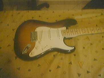 相片: 出售 吉他和其它弦乐器 SQUIER FENDER - AFFINITY