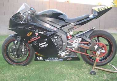 相片: 出售 摩托车 600 cc - YAMAHA - R6